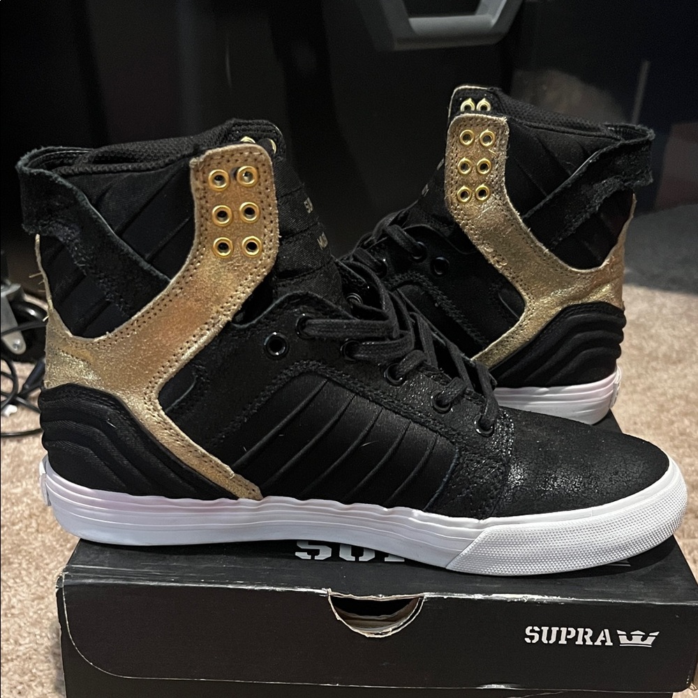 Supra Skytop Evo Black with Gold Accents Sneakers - Picture 4 of 6